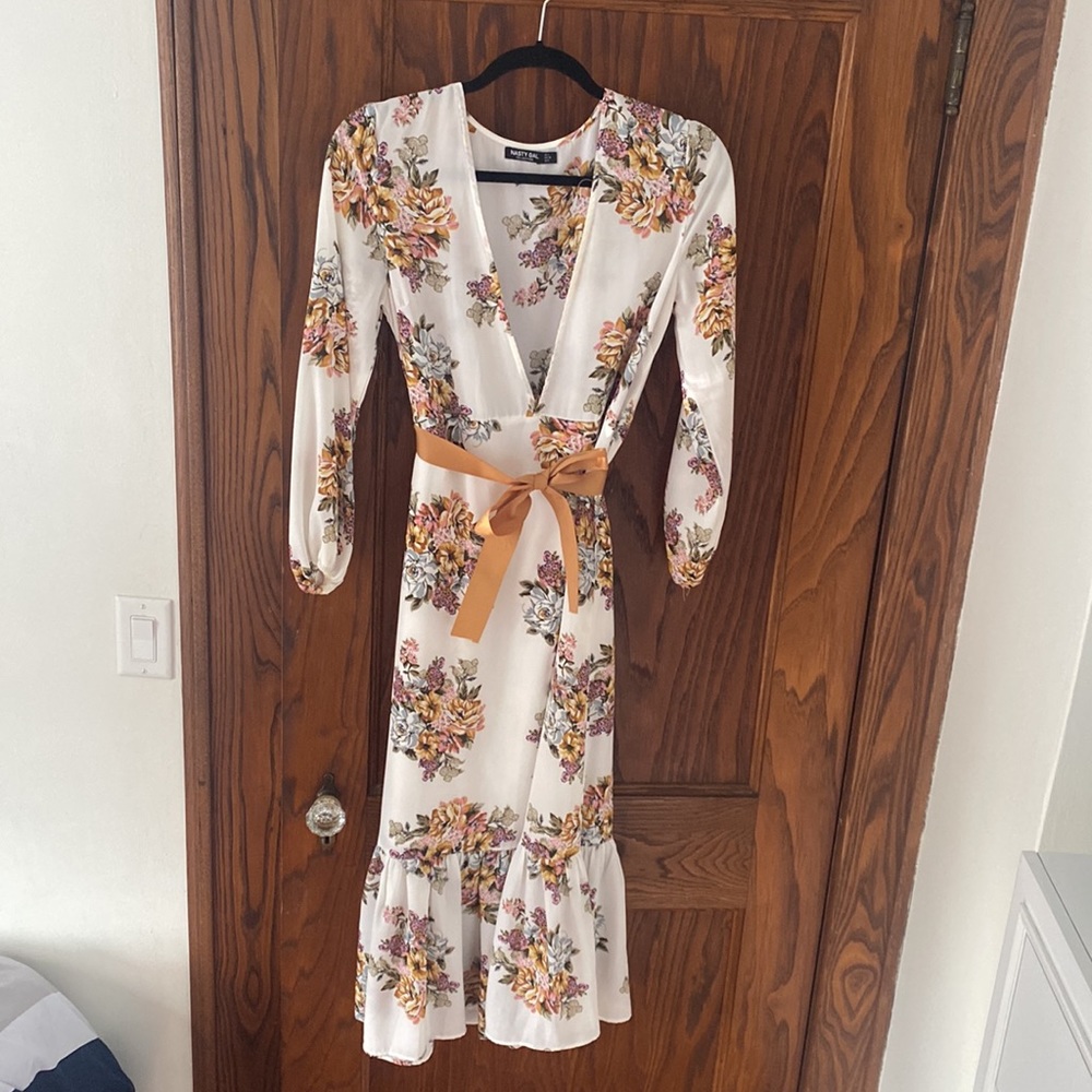 Nasty Gal long sleeve maxi dress floral size 4 us.